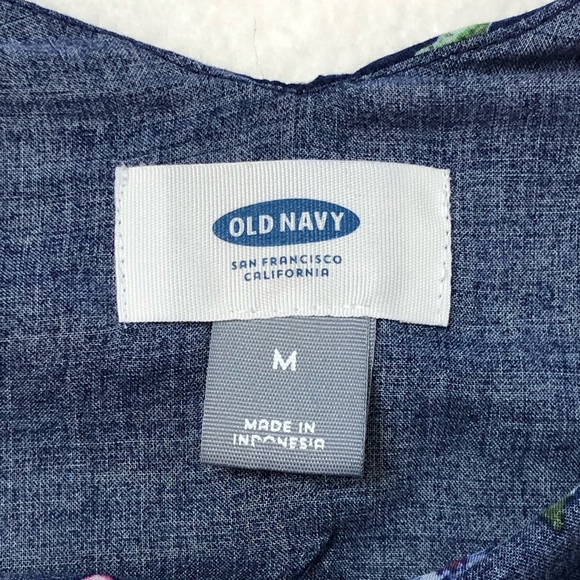 Old Navy V-Neck Floral Spaghetti Strap Top - Picture 4 of 5